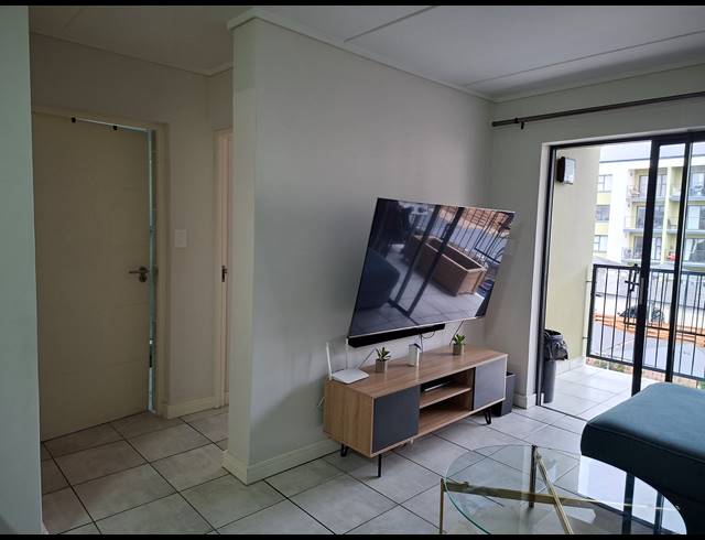 2 BEDROOM APARTMENT TO LET IN ADMIRALS PARK